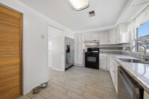 Tiny photo for 620 E MAPLE Street, Lombard, IL 60148 (MLS # 12792437)