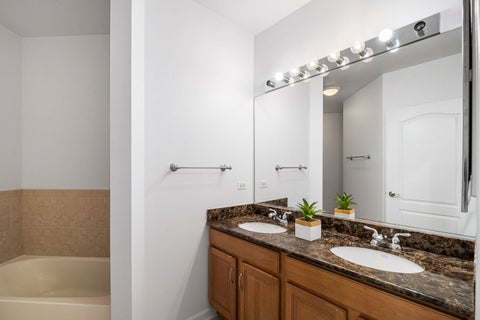 Tiny photo for 125 S Jefferson Street #3002, Chicago, IL 60661 (MLS # 12738627)