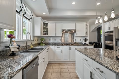 Tiny photo for 986 E Red Oak Street, Addison, IL 60101 (MLS # 12650369)