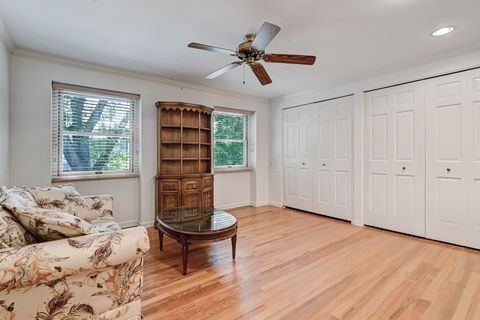Tiny photo for 2S742 Avenue Cherbourg, Oak Brook, IL 60523 (MLS # 12707042)
