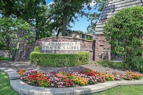 Tiny photo for 2S742 Avenue Cherbourg, Oak Brook, IL 60523 (MLS # 12707042)