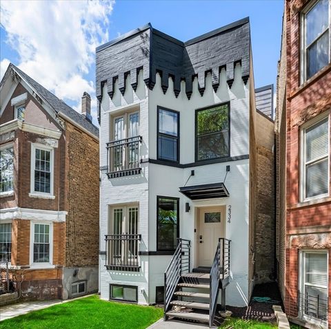 Photo of 2334 N Oakley Avenue, Chicago, IL 60647 (MLS # 12625188)