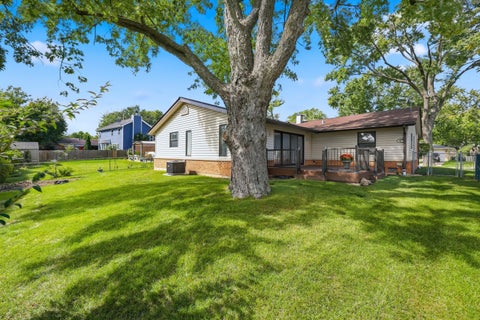 Tiny photo for 267 Holly Lane, Elk Grove Village, IL 60007 (MLS # 12766676)