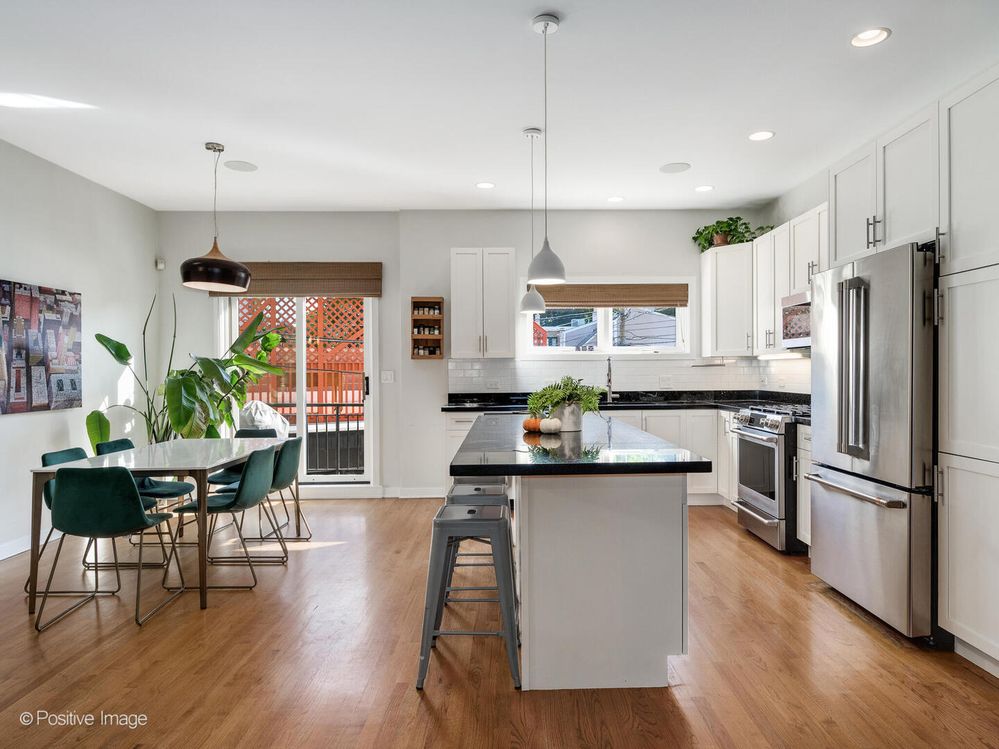 2107 W Berteau Avenue