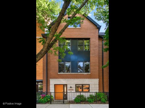 2107 W Berteau Avenue Chicago IL 60618