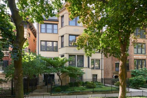 635 W Sheridan Road 3 Chicago IL 60613