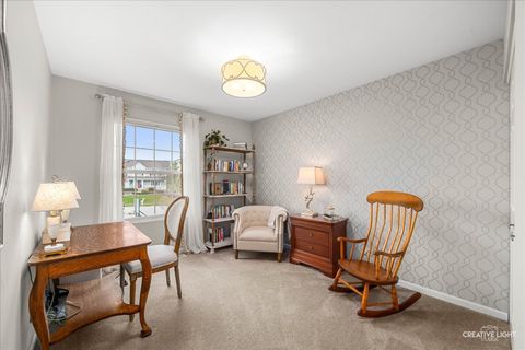 Tiny photo for 7 Falcon Ridge Court, Algonquin, IL 60102 (MLS # 12520879)