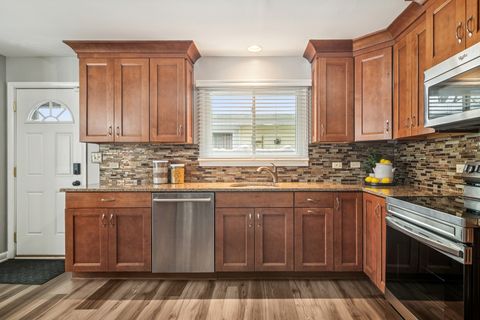 Tiny photo for 1115 E Orchard Street, Arlington Heights, IL 60005 (MLS # 12505383)