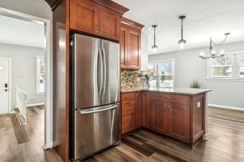 Tiny photo for 1115 E Orchard Street, Arlington Heights, IL 60005 (MLS # 12505383)