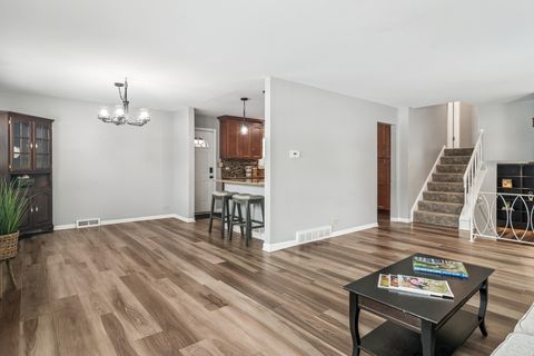 Tiny photo for 1115 E Orchard Street, Arlington Heights, IL 60005 (MLS # 12505383)