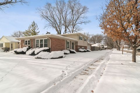 Tiny photo for 1115 E Orchard Street, Arlington Heights, IL 60005 (MLS # 12505383)