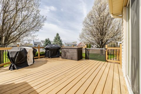 Tiny photo for 203 Cambridge Court, Oswego, IL 60543 (MLS # 12614615)