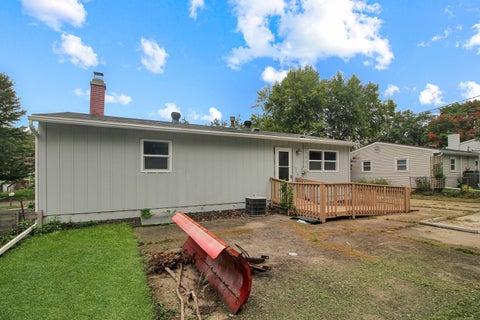 Tiny photo for 1307 Glenwood Road, Bloomington, IL 61704 (MLS # 12769685)