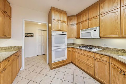 Tiny photo for 1688 Green Bay Road #404, Highland Park, IL 60035 (MLS # 12490563)