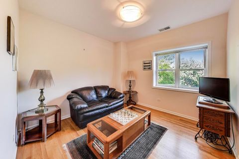 Tiny photo for 1688 Green Bay Road #404, Highland Park, IL 60035 (MLS # 12490563)