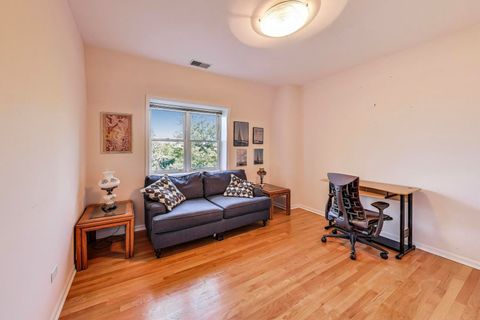 Tiny photo for 1688 Green Bay Road #404, Highland Park, IL 60035 (MLS # 12490563)
