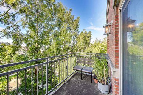 Tiny photo for 1688 Green Bay Road #404, Highland Park, IL 60035 (MLS # 12490563)