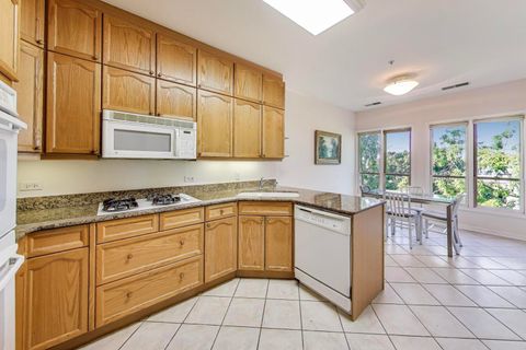 Tiny photo for 1688 Green Bay Road #404, Highland Park, IL 60035 (MLS # 12490563)