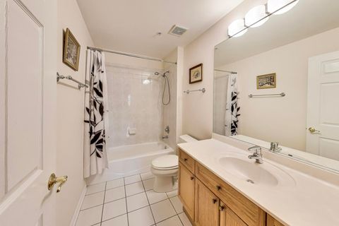 Tiny photo for 1688 Green Bay Road #404, Highland Park, IL 60035 (MLS # 12490563)