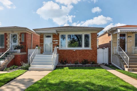 Photo of 3318 W Columbus Avenue, Chicago, IL 60652 (MLS # 12741327)