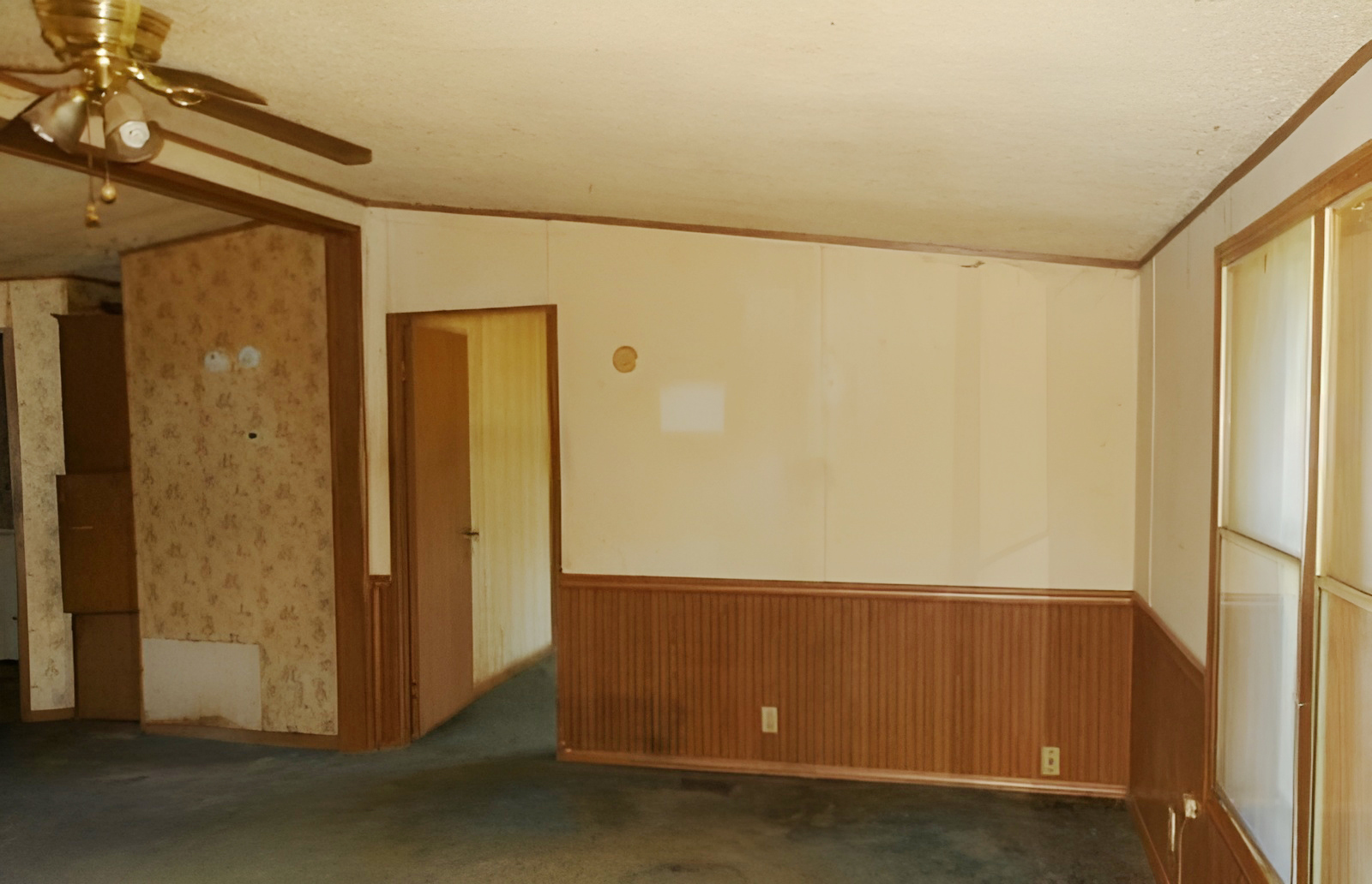 406 E Van Buren Street