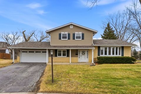 Photo of 765 Concord Lane, Hoffman Estates, IL 60192 (MLS # 12573318)