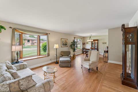 Tiny photo for 384 E Montrose Avenue, Wood Dale, IL 60191 (MLS # 12642085)