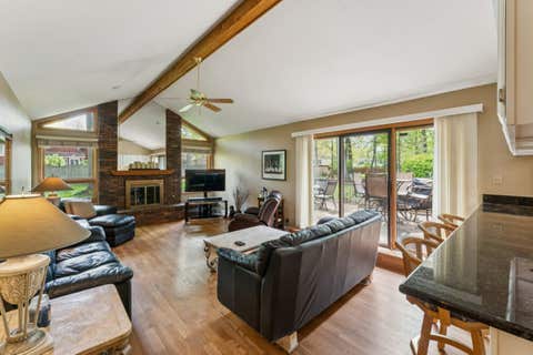 Tiny photo for 384 E Montrose Avenue, Wood Dale, IL 60191 (MLS # 12642085)
