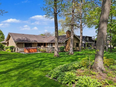 Tiny photo for 384 E Montrose Avenue, Wood Dale, IL 60191 (MLS # 12642085)