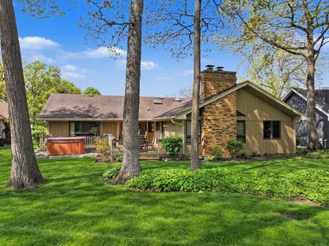 Tiny photo for 384 E Montrose Avenue, Wood Dale, IL 60191 (MLS # 12642085)