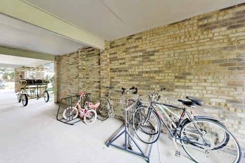 Tiny photo for 904 E OLD WILLOW Road #102, Prospect Heights, IL 60070 (MLS # 12788405)