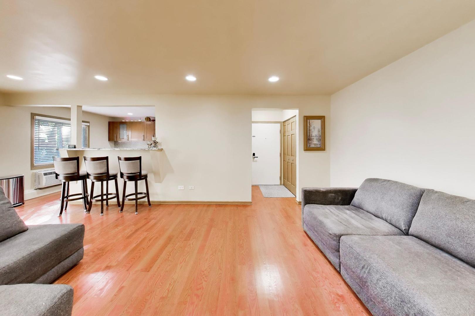 904 E OLD WILLOW Road 102