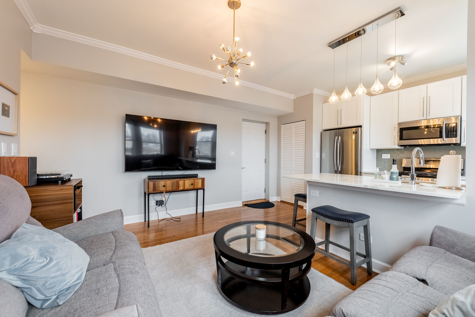 3214 W Berteau Avenue 2