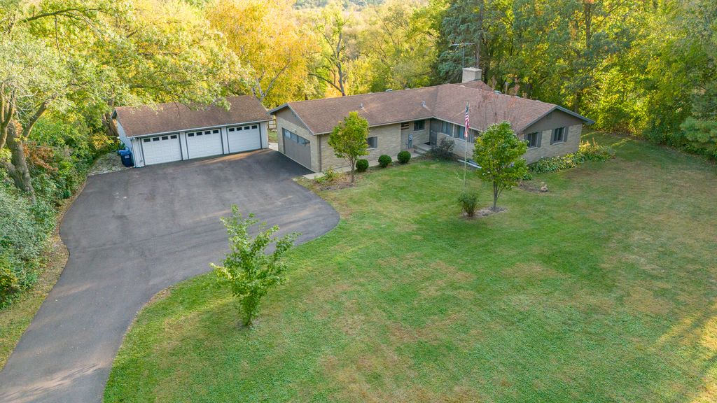 Photo for 41W331 Empire Road, St. Charles, IL 60175 (MLS # 12484275)