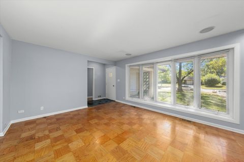 Tiny photo for 824 Oxford Street, Downers Grove, IL 60516 (MLS # 12493917)