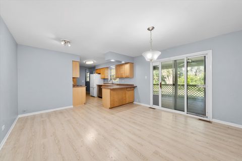 Tiny photo for 824 Oxford Street, Downers Grove, IL 60516 (MLS # 12493917)