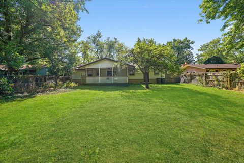 Tiny photo for 824 Oxford Street, Downers Grove, IL 60516 (MLS # 12493917)