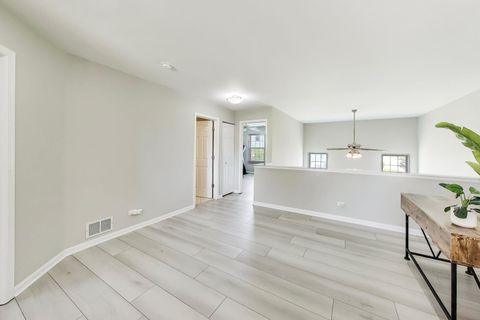Tiny photo for 315 Poplar Court, Lindenhurst, IL 60046 (MLS # 12666427)