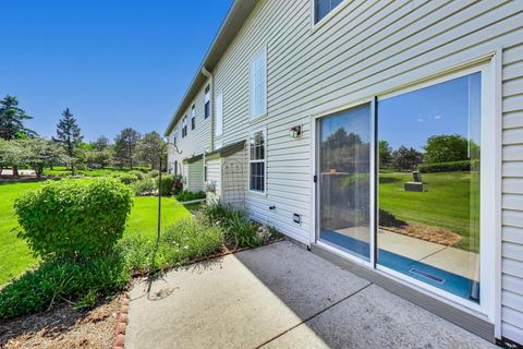 Tiny photo for 315 Poplar Court, Lindenhurst, IL 60046 (MLS # 12666427)