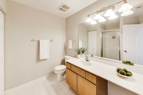 Tiny photo for 315 Poplar Court, Lindenhurst, IL 60046 (MLS # 12666427)