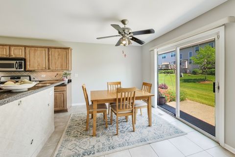 Tiny photo for 315 Poplar Court, Lindenhurst, IL 60046 (MLS # 12666427)