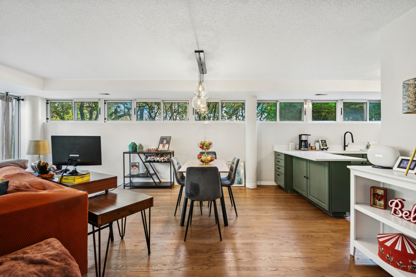 2555 Gross Point Road 112