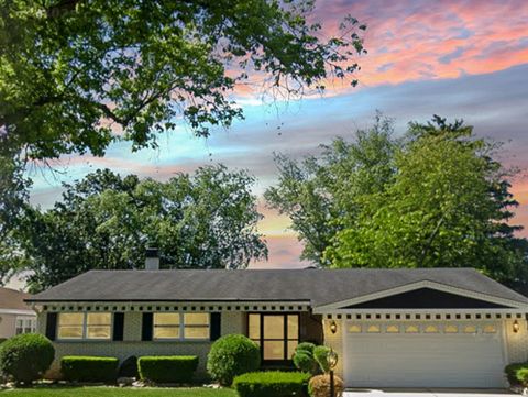 Photo of 1825 E Sitka Lane E, Mount Prospect, IL 60056 (MLS # 12684729)