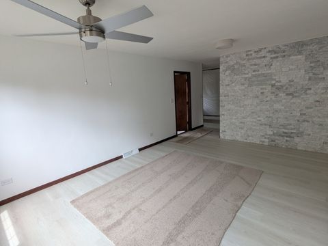 Tiny photo for 1825 E Sitka Lane E, Mount Prospect, IL 60056 (MLS # 12684729)