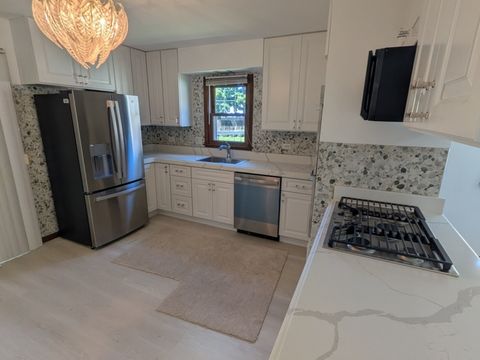 Tiny photo for 1825 E Sitka Lane E, Mount Prospect, IL 60056 (MLS # 12684729)
