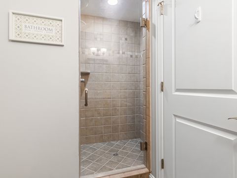 Tiny photo for 159 E Edgemont Lane, Park Ridge, IL 60068 (MLS # 12628220)