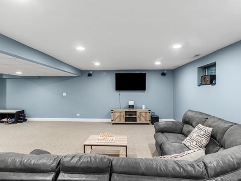 Tiny photo for 159 E Edgemont Lane, Park Ridge, IL 60068 (MLS # 12628220)