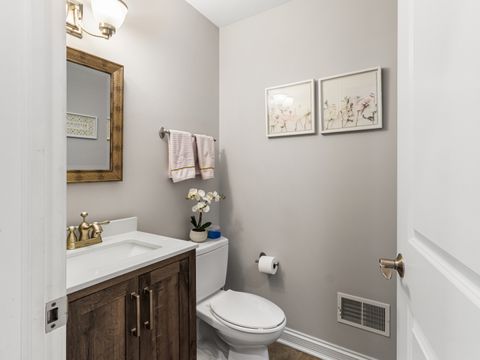 Tiny photo for 159 E Edgemont Lane, Park Ridge, IL 60068 (MLS # 12628220)