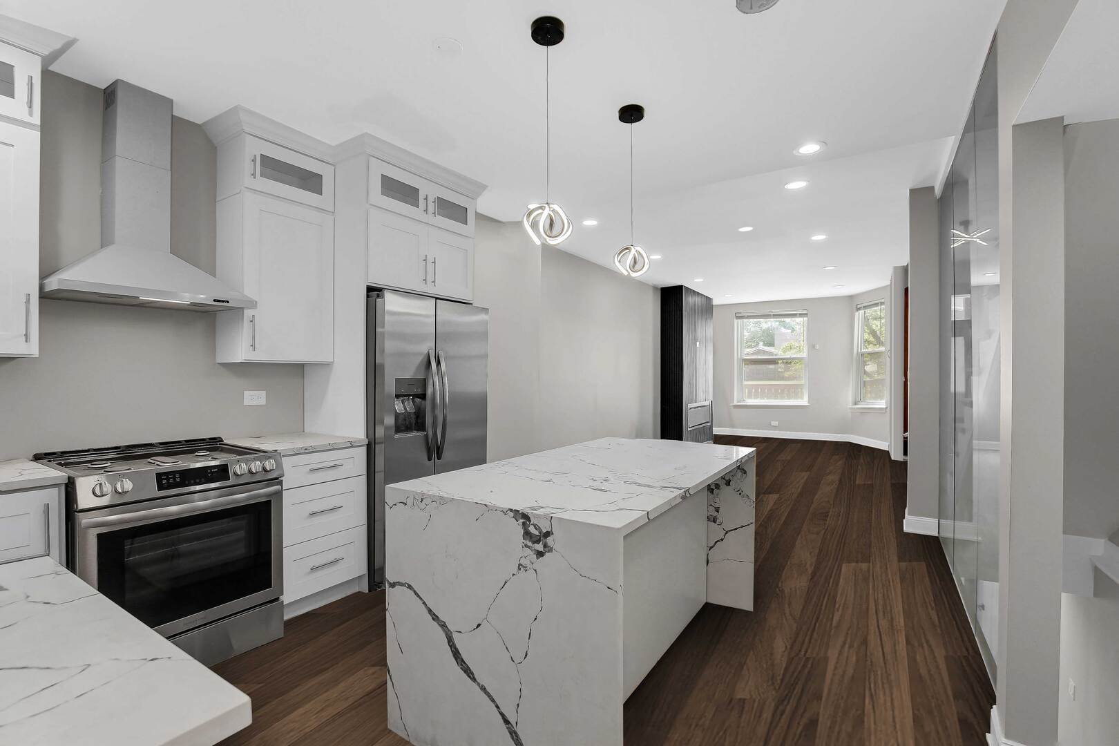 6150 S Ingleside Avenue