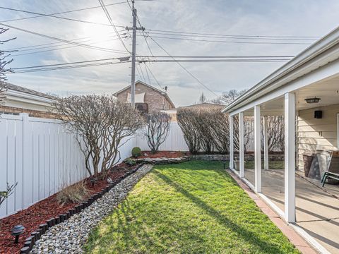 Tiny photo for 4928 N New England Avenue, Chicago, IL 60656 (MLS # 12604950)